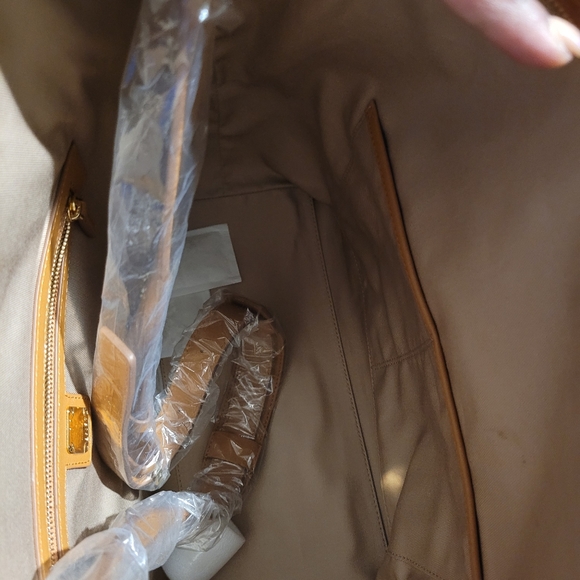 MCM Women's Klara Monogrammed Logo Large Leather - Picture 6 of 7